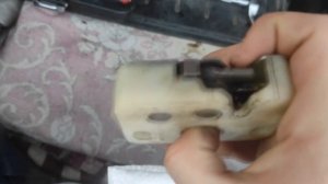 Быстрый "ремонт" замка багажника 2107