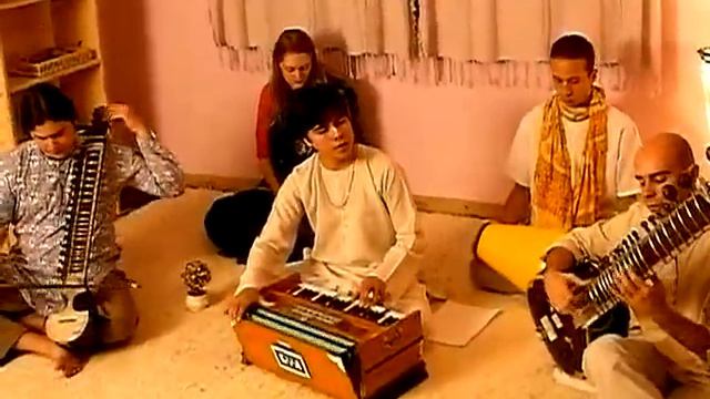 Maha Mantra Hare Krishna and Hari Nanda Nandana - Paresha dasa смотреть онлайн