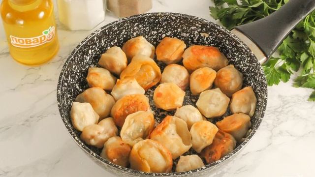 Жареные пельмени со сметаной и сыром