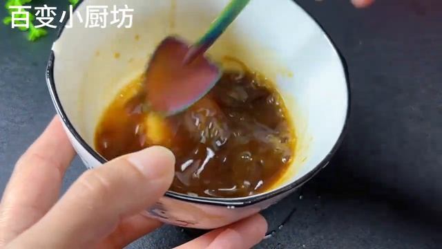 炒土豆絲時，不要焯水和直接炒，教你酒店不外傳的秘訣，鮮香脆爽【百變小廚坊】#炒土豆 #土豆絲