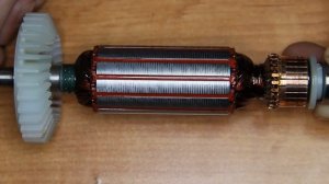 В чём разница Болгарок  MAKITA GA5030 и Китайским  Sturm AG9012T / маленькая мшу