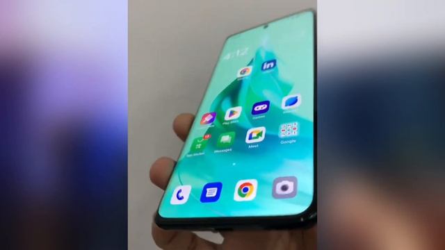 Ranbir Kapoor Throws Fan Phone | Oppo Reno 8T 5G