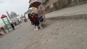 Девочка упала с площадки сломала голову