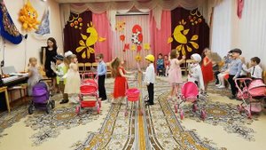 Танец с колясками, старшая группа