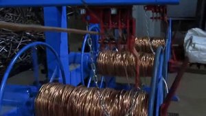 Линия разделки плоского нефтепогружного кабеля.