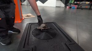 Wie NISSAN QASHQAI 1 (J10) Bremssattel vorne wechseln [TUTORIAL AUTODOC]