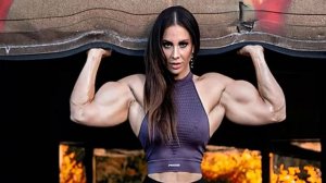 WOMAN WITH BIG BICEPS | GIRLS FLEXING BICEPS AUSGUST 2023
