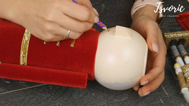 DIY Nutcracker from waste cans and pipes / ЩЕЛКУНЧИК из ненужных банок и труб / TSVORIC смотреть онлайн