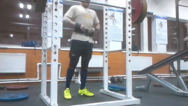 Приседания с паузой 140 на 3 3 смотреть онлайн