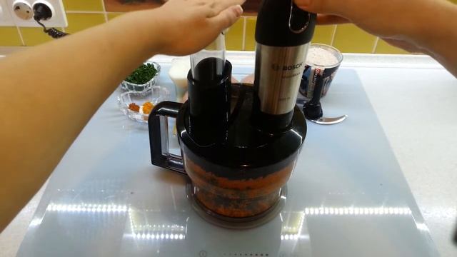 Способности блендера Bosch MSM 88190. Делаю смузи, фарш, салат смотреть онлайн