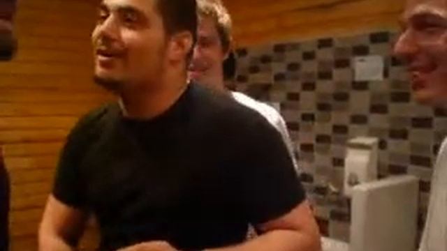 Ali baba sortie de dans ediyor / big Ali dancing boy in da club in Istanbul смотреть онлайн