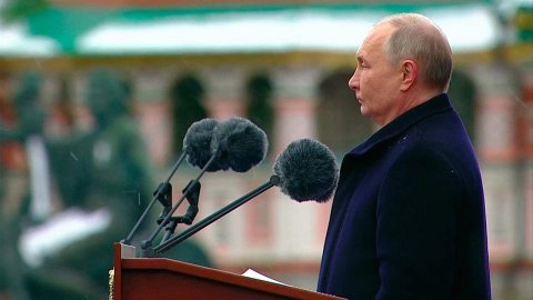 Владимир Путин почтил память всех героев и жертв Великой Отечественной войны