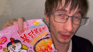 ЕвМох и Тата едят Рамен Корейский. Продолжение пробы корейской еды и корейских вкусняшек.