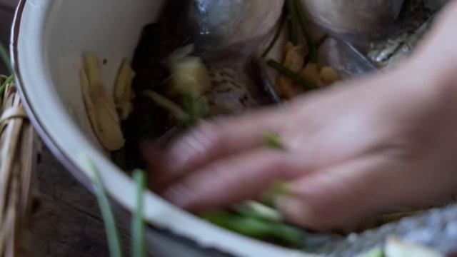 【二米炊烟】Wild Vegetables - Spring Taste! 經過一個寒冬的孕育，是時候品嘗春的滋味啦 смотреть онлайн