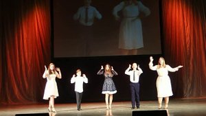 Жестовая песня: «Ода учителю»,исполняет ансамбль « Поющие руки»