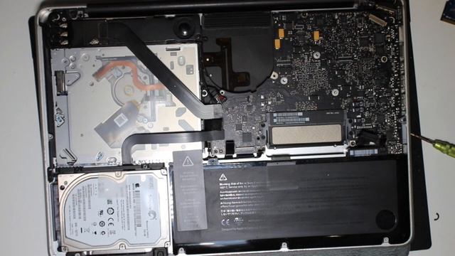 MacBook Pro 2011 初心者中古5万円クリエイターに変身？改造修理やり方 смотреть онлайн