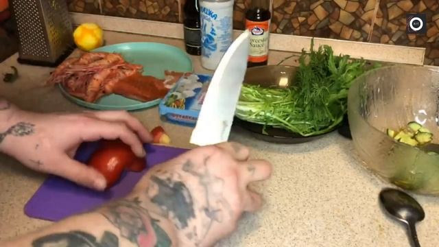 ГОТОВИМ летний пикантный САЛАТ с МОРЕПРОДУКАТАМИ! ТАКОГО ВЫ ЕЩЕ НЕ ПРОБОВАЛИ! смотреть онлайн