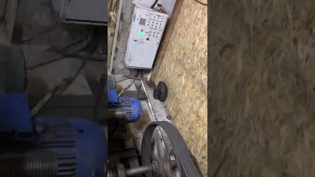 Лущильный станок, шпонорез, Розкрутка, шпон, модель 1920 года, длина колоды 1800мм,диаметр1200мм))) смотреть онлайн