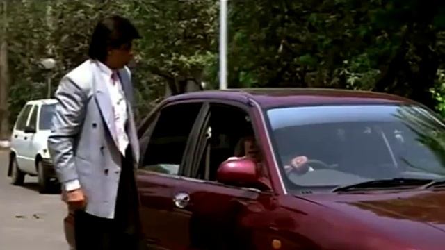 Mercedes turn into scooter when man insert key смотреть онлайн