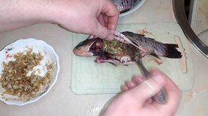 Жареный карась без костей с икрой и луком. Рецепт от Кухня Аборигена