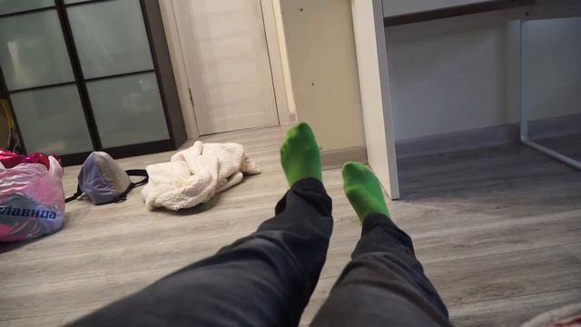 СЪЕЗЖАЮ ОТ РОДИТЕЛЕЙ // пока, детство! *пытаюсь создать уютную квартиру* смотреть онлайн