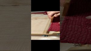 Как при помощи гребня сделать половик плотным.