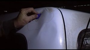 Выравниваем вмятины на автомобиле китайским инструментом.