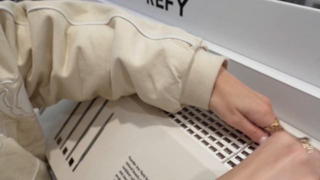 REFY SELFRIDGES LAUNCH смотреть онлайн