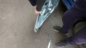 Замена замка задней двери VW Polo IV 2002 | Fix My Car