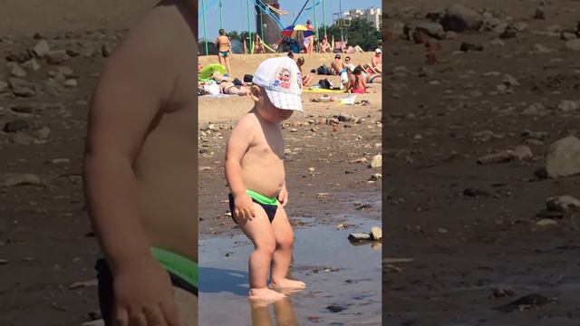 На пляже парка 300- летия смотреть онлайн