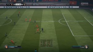 Играю в фифу 18 с другом