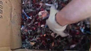 Дробилка Шредер двухвальный ИШМ-220 измельчяем просроченные продукты ножи 9 мм.mp4