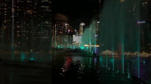Лазерное шоу в Сингапуре.
