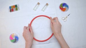 Удобные гибкие пяльцы для вышивания. Барабанная натяжка.