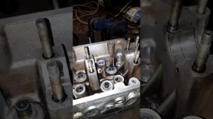 Меняем маслосъемные колпачки правильно