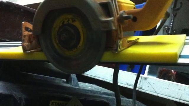 DeWalt DWC410 on Makita guide rail смотреть онлайн