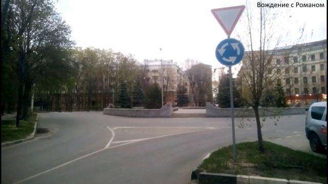 Почему в автошколах учат перед кольцом включать ПРАВЫЙ поворотник смотреть онлайн