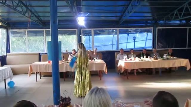 Восточный танец с крыльями(самоучка) г.Глазов Ресторан "Армения" смотреть онлайн