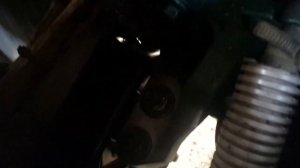 Замена задних подушек двигателя на Volvo vnl 780.