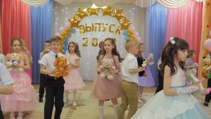 Танец с игрушками.mp4