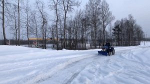 Трактор СКАУТ T-18 с отвалом для чистки снега