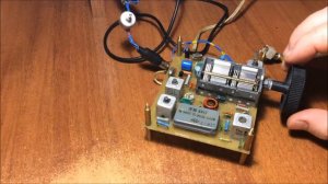 Rio-коротковолновый супергетеродин с кварцевым фильтром и регенеративным детектором.