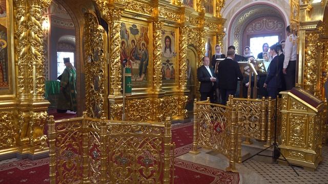 Праздничный хор Свято-Троицкого кафедрального собора г. Саратова. Видеозапись Богослужения.