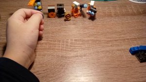 Агенты и скибиди туалеты из Lego.