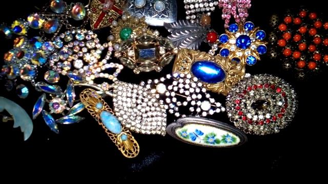 Винтажные броши,бижутерия ,много красивых новиночек смотреть онлайн