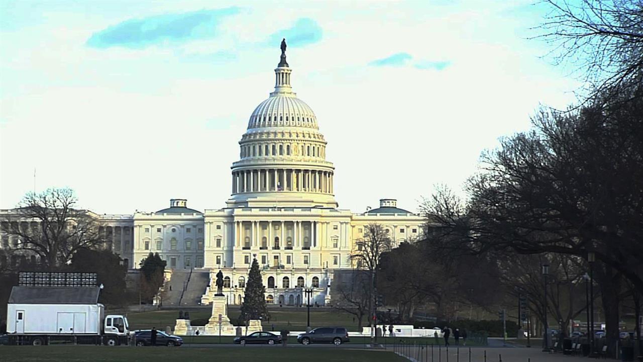 В Нью-Йорке и Вашингтоне начались акции протеста в...зи с ударами западной коалиции по целям в Сирии
