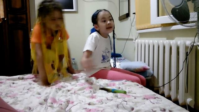 Перед сном занимаемся просветительством, мама не оч вникает))) смотреть онлайн