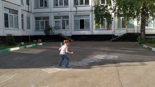 Женя рассказывает про праздник в детском саду(1) смотреть онлайн