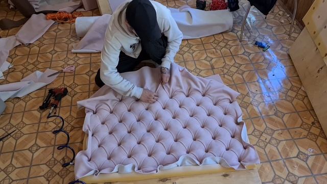 Изголовье кровати в каретной стяжке своими руками.  Делаем кровать своими руками. Кровать DIY