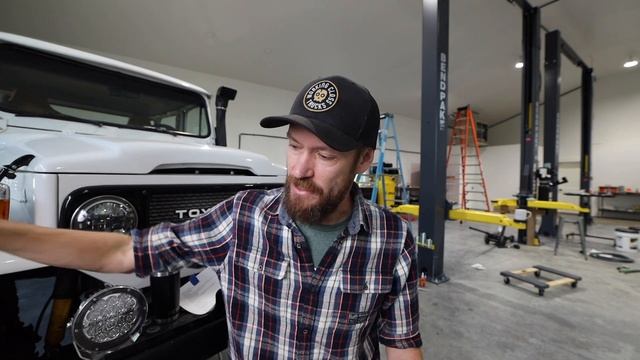 TOYOTA TACOMA FINALLY GOT THIS 1 THING RIGHT! - 2024 Toyota Tacoma TrailHunter & TRD Pro deep dive смотреть онлайн